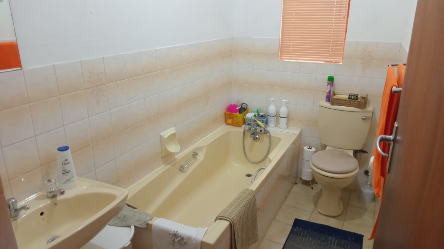 3 Bedroom Property for Sale in Athlone Western Cape